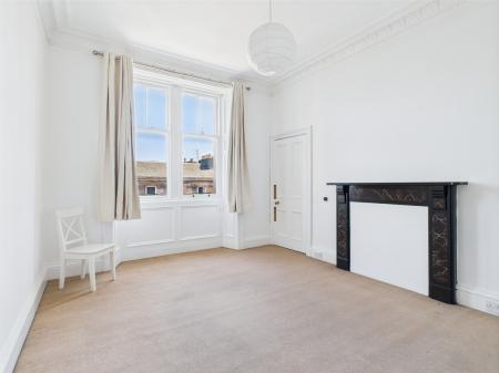 2 bedroom Flat to let in Lochrin Terrace, Tollcross, Edinburgh, EH3