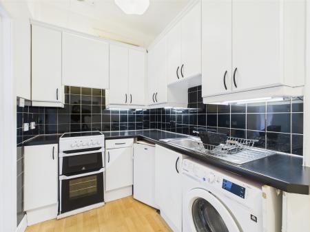 2 bedroom Flat to let in Lochrin Terrace, Tollcross, Edinburgh, EH3