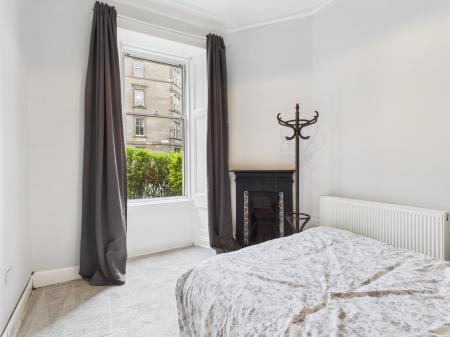 1 bedroom Flat to let in Montgomery Street, Hillside, Edinburgh, EH7