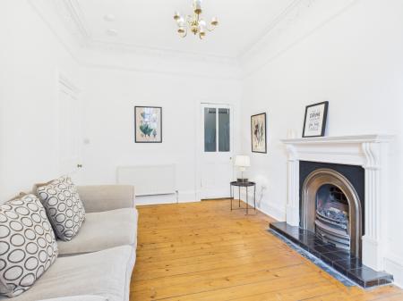 1 bedroom Flat to let in Montgomery Street, Hillside, Edinburgh, EH7