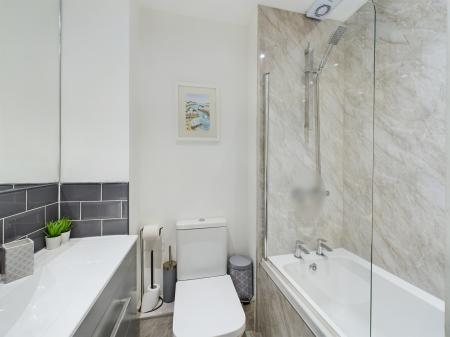 3 bedroom Duplex to let in Blandfield, Broughton, Edinburgh, EH7