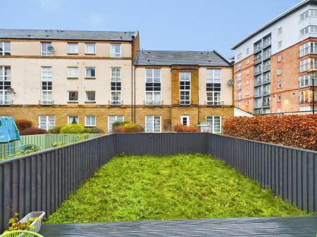 3 bedroom Duplex to let in Blandfield, Broughton, Edinburgh, EH7