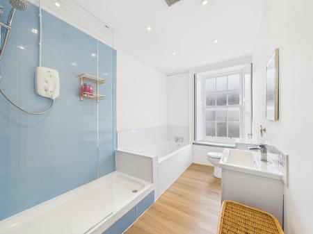 3 bedroom Duplex to let in Lynedoch Place, West End, Edinburgh, EH3