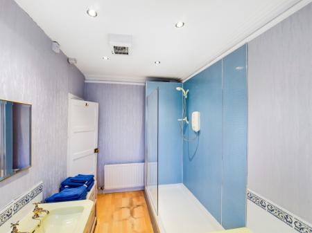 3 bedroom Duplex to let in Lynedoch Place, West End, Edinburgh, EH3