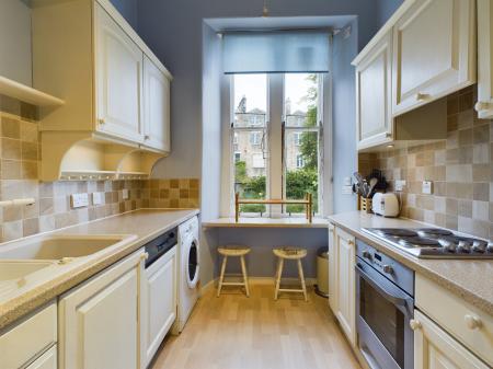 3 bedroom Duplex to let in Lynedoch Place, West End, Edinburgh, EH3