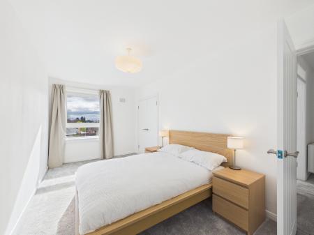 2 bedroom Flat to let in West Court, Ravelston House Park, Ravelston, Edinburgh, EH4