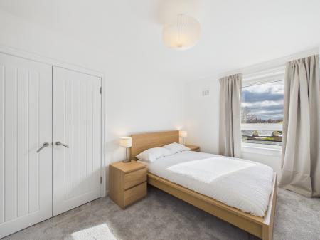 2 bedroom Flat to let in West Court, Ravelston House Park, Ravelston, Edinburgh, EH4