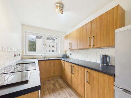 2 bedroom Flat to let in West Court, Ravelston House Park, Ravelston, Edinburgh, EH4