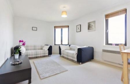 1 bedroom Flat to let in Broughton Road, Broughton, Edinburgh, EH7