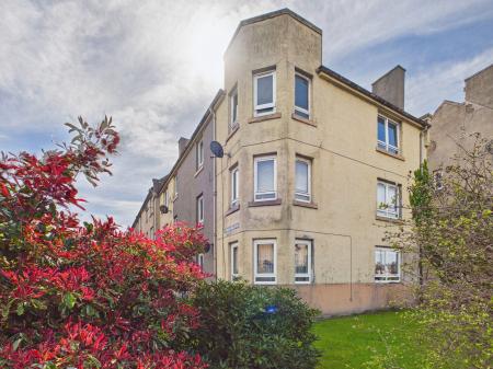 Royston Mains Gardens, Pilton, Edinburgh, EH5