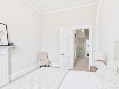 2 bedroom Flat for sale in Murrayfield Avenue, Murrayfield, Edinburgh, EH12
