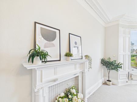 2 bedroom Flat for sale in Murrayfield Avenue, Murrayfield, Edinburgh, EH12