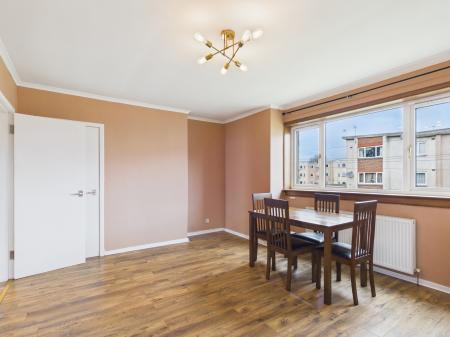 2 bedroom Flat to let in Forrester Park Gardens, Broomhouse, Edinburgh, EH12