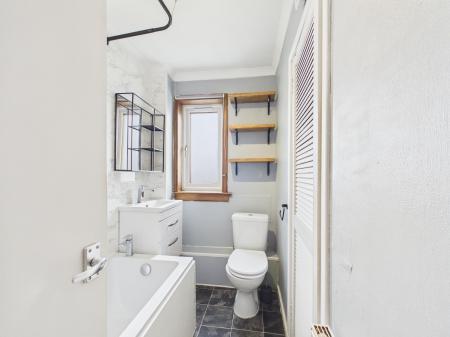 2 bedroom Flat to let in Forrester Park Gardens, Broomhouse, Edinburgh, EH12