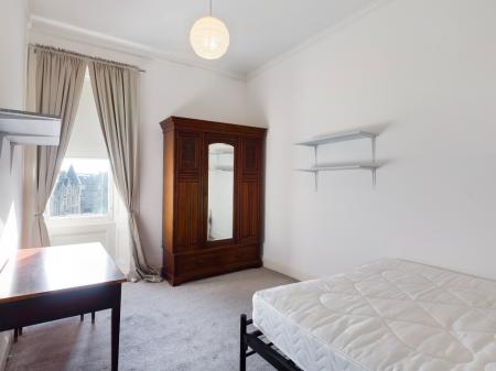 4 bedroom Flat to let in Roseneath Place, Marchmont, Edinburgh, EH9