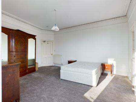 4 bedroom Flat to let in Roseneath Place, Marchmont, Edinburgh, EH9