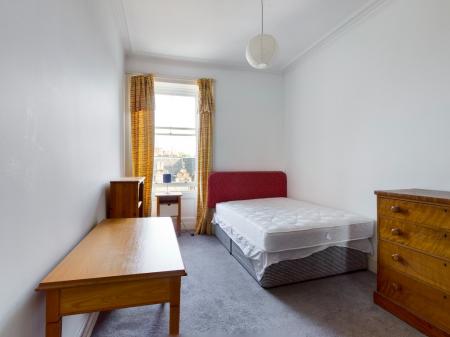4 bedroom Flat to let in Roseneath Place, Marchmont, Edinburgh, EH9