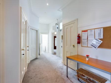 4 bedroom Flat to let in Roseneath Place, Marchmont, Edinburgh, EH9