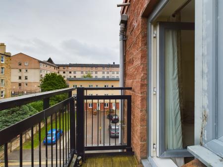 2 bedroom Flat to let in Slateford Gait, Slateford, Edinburgh, EH11