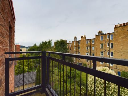 2 bedroom Flat to let in Slateford Gait, Slateford, Edinburgh, EH11