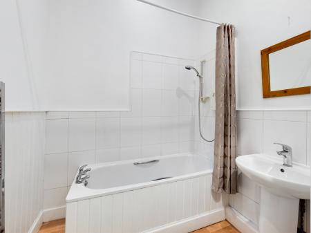 5 bedroom Flat to let in Gayfield Place, New Town, Edinburgh, EH7