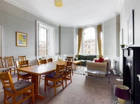 5 bedroom Flat to let in Gayfield Place, New Town, Edinburgh, EH7