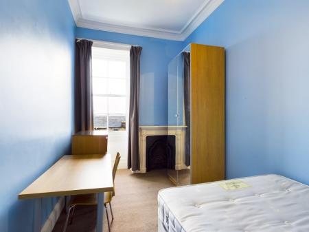 4 bedroom Flat to let in East Claremont Street, New Town, Edinburgh, EH7