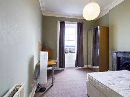 4 bedroom Flat to let in East Claremont Street, New Town, Edinburgh, EH7