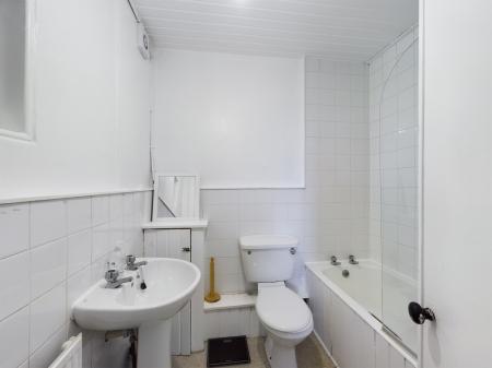 4 bedroom Flat to let in East Claremont Street, New Town, Edinburgh, EH7