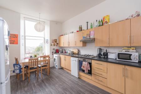 5 bedroom Flat to let in East Claremont Street, New Town, Edinburgh, EH7