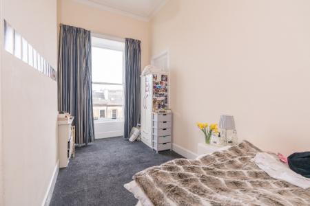 5 bedroom Flat to let in East Claremont Street, New Town, Edinburgh, EH7