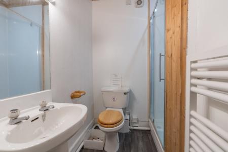 5 bedroom Flat to let in East Claremont Street, New Town, Edinburgh, EH7