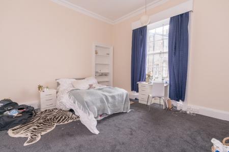 5 bedroom Flat to let in East Claremont Street, New Town, Edinburgh, EH7