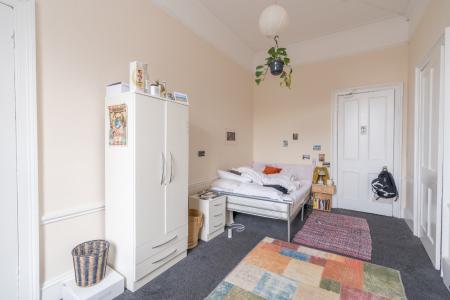5 bedroom Flat to let in East Claremont Street, New Town, Edinburgh, EH7