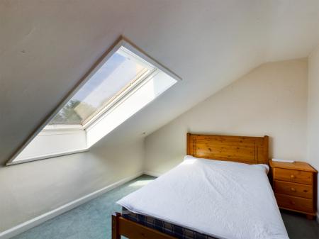 4 bedroom Flat to let in East London Street, New Town, Edinburgh, EH7