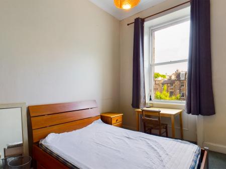 4 bedroom Flat to let in East London Street, New Town, Edinburgh, EH7