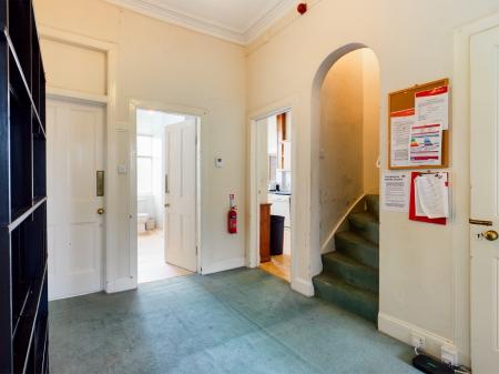 4 bedroom Flat to let in East London Street, New Town, Edinburgh, EH7