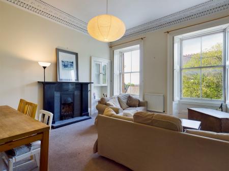 4 bedroom Flat to let in East London Street, New Town, Edinburgh, EH7