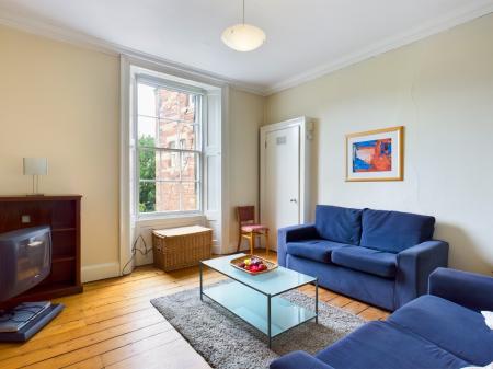 4 bedroom Flat to let in East Preston Street, Newington, Edinburgh, EH8