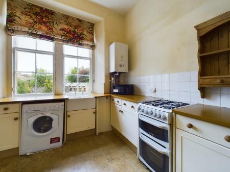 4 bedroom Flat to let in Brandon Terrace, New Town, Edinburgh, EH3