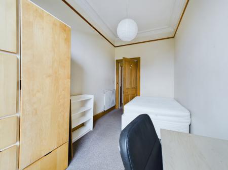 4 bedroom Flat to let in Brandon Terrace, New Town, Edinburgh, EH3