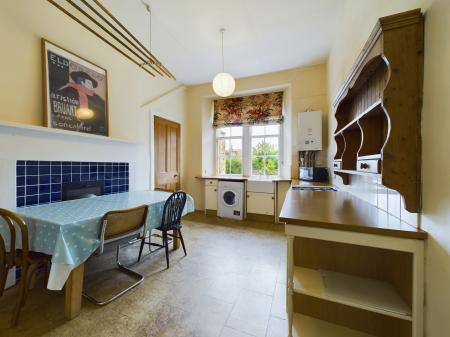 4 bedroom Flat to let in Brandon Terrace, New Town, Edinburgh, EH3