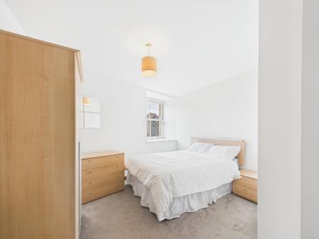 2 bedroom Flat to let in Johns Place, Leith Links, Edinburgh, EH6