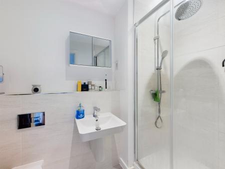 2 bedroom Flat to let in Waterfront Avenue, Granton, Edinburgh, EH5