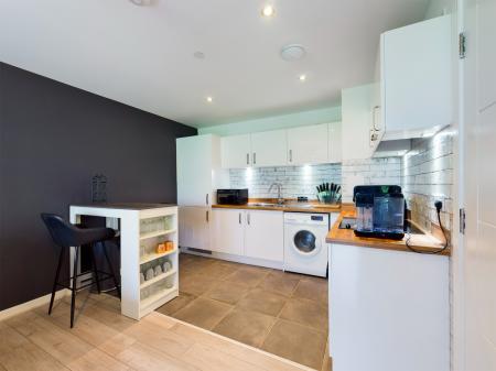 2 bedroom Flat to let in Waterfront Avenue, Granton, Edinburgh, EH5