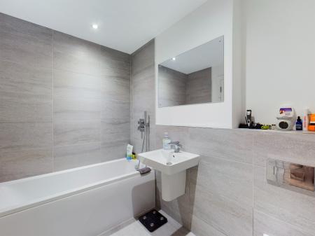 2 bedroom Flat to let in Waterfront Avenue, Granton, Edinburgh, EH5