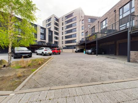 2 bedroom Flat to let in Waterfront Avenue, Granton, Edinburgh, EH5