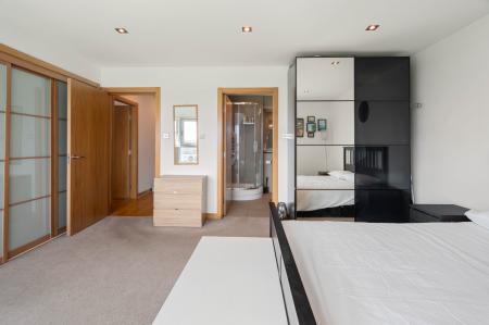 4 bedroom Flat for sale in Western Harbour Way, Newhaven, Edinburgh, EH6