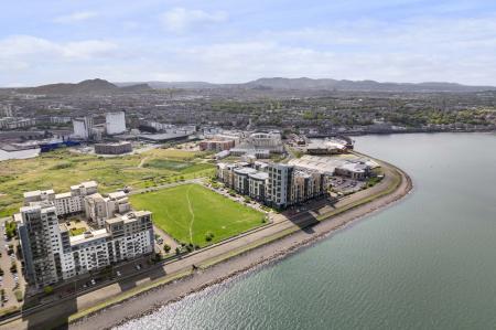 4 bedroom Flat for sale in Western Harbour Way, Newhaven, Edinburgh, EH6
