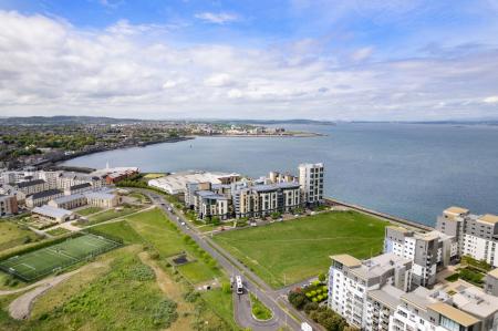 4 bedroom Flat for sale in Western Harbour Way, Newhaven, Edinburgh, EH6
